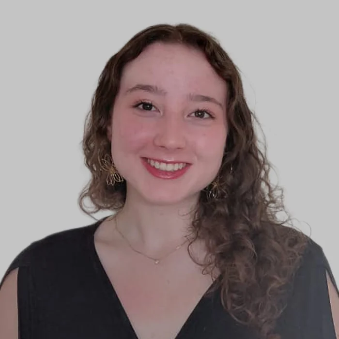 Yasmin Sera Romanow Bento